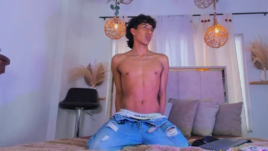 Osuke_noir "Burning inside—it's so hot!🥵🔥🔥" Pic 7
