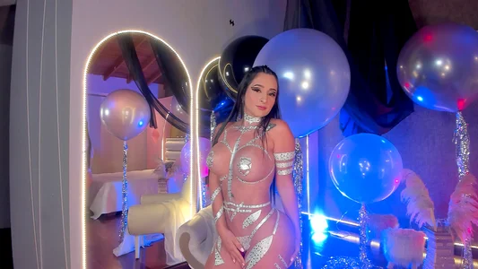 NatyRomeroX1Galactic Grils Bild 2