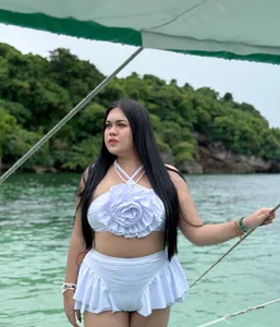 YourThicc_bella 🌊🌺🐚🏖️ Foto 5