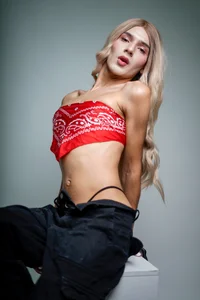 hailey_sky_のIrresistible and provocative...の枚の写真
