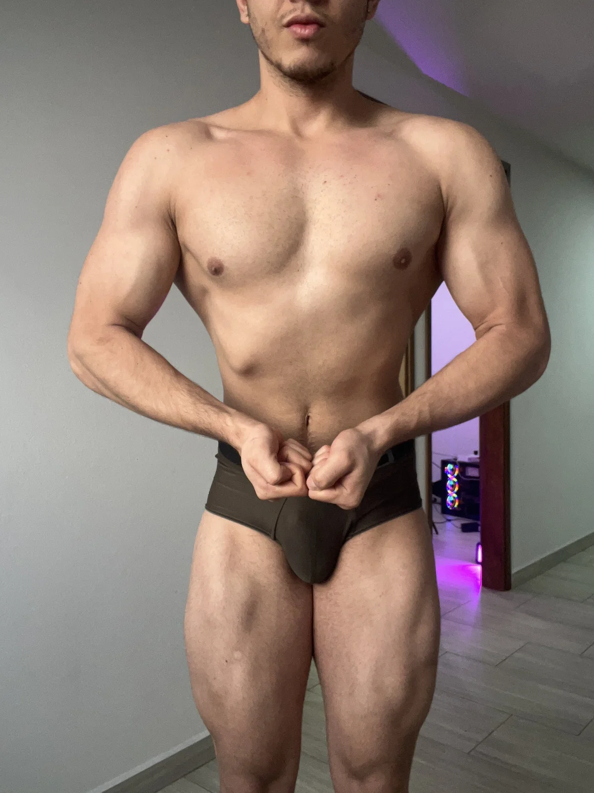 Трендове зображення  6296 Max_valiant