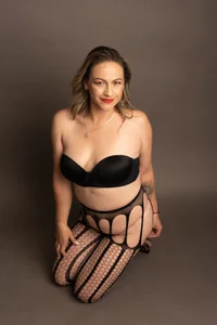 Charlot_milf ATTRACTIVE WOMAN 🥵 Pic 3