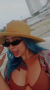 sweetcoralinee Public Pic