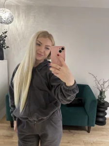 SiennaVoss Public зображення