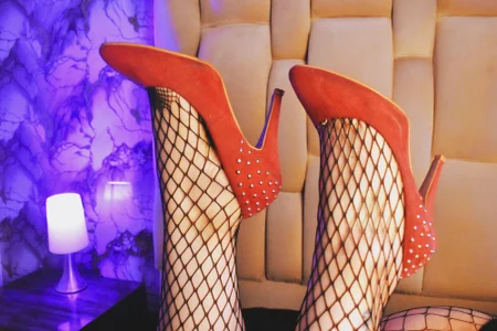 Higheels and fishnet stockings🔥 de Azaahara_ Foto 4