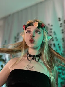 ElvenQueenのCoronation ceremonyの 3枚の写真