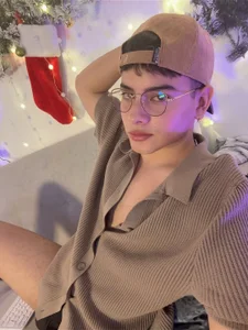 Young_Ben Some photos with a cap🧢 Pic 3