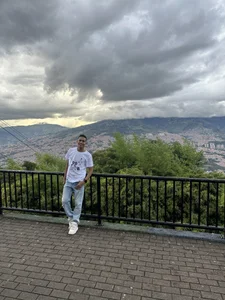 dilan_alfonzo An afternoon at the Medellín viewpoint ✨ Hình 6