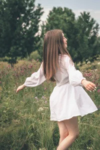 AmiLewis's The grass tickles my heels😜 Sex Photo 4