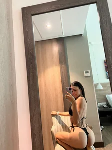 Anthonella_smiith Day to take care of myself Pic 6