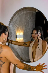 AmberLewis_ your charm and your temptation Foto 3