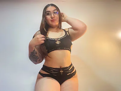 conniejames_mのBack in blackの 2枚の写真