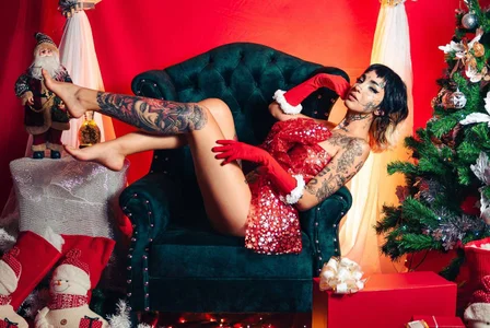Darkdollyk Santa´s Favorite Brat 🎄 รูป 