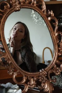 elegant Nicole de NicoleRiccii  4 Imagens