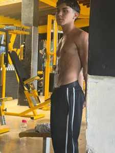 _TaylorBlack: Gym time ( 3 фото)