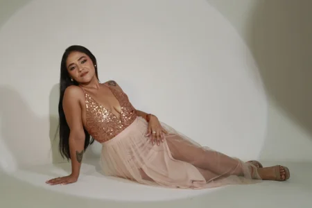 aittannax elegant and sexy woman টি ছবি