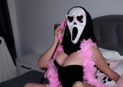 ArielGrand Happy Halloween Pic 2