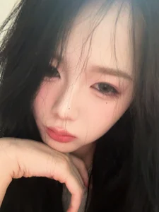 Nana-Kiss Public Pic 7