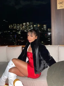 RED ❤️‍🔥 de Serena_Wilde  5 Imagens