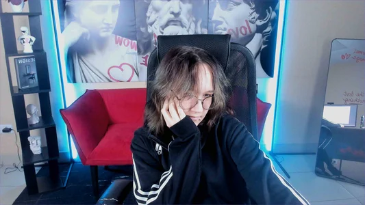 Sylvia_Reed Public Pic 4