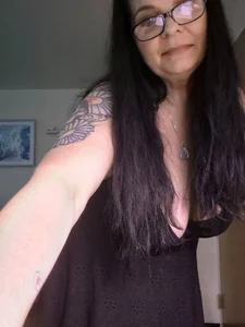 GeeKnee Public Pic