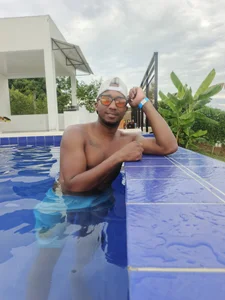big_black27 Día de piscina Foto 2