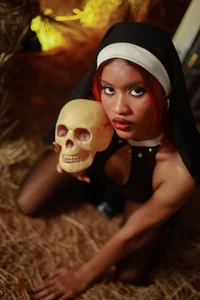Aprillbrunette your sexy nun / halloween 2025 🎃👑 Bilde 4