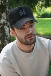 _Mostly_ Public Hình 4