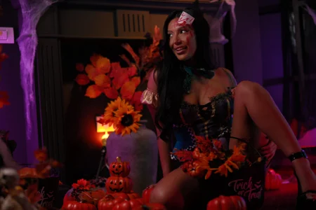 AishaaDevoe 💜 Pretty Little Chaos  5. fénykép