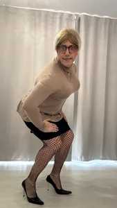 Erika_trav07 Tenue jupe Pic