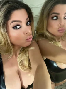 SarahLynz Warning: I bite when I’m bored 😈 зображення 6