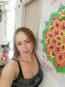 Giovanela_rose 🔥 Sweet face, naughty thoughts… can you handle both? Pic 3