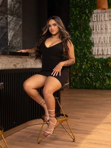 ElaEndez_ Look me in dress Pic 2