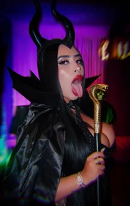 LeahLombardi_ 🖤Maleficent💜 Foto