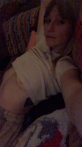 bb_milf_wet-and-ready's photo