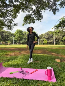 aylacallowey My fitter side also seduces 🌞 Foto 8