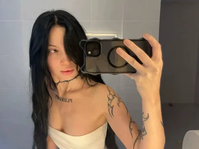 meow de Alice_1n_Wonderland_  6 photos