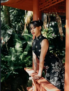 kimhilton_ 🐉🪭🏮 Immagine 