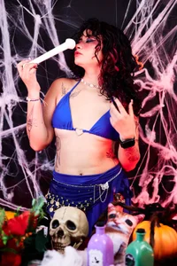 kristen_tay Halloween 🫣 Pic 3