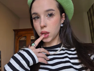 LanaLedger miss croissant🥐 Pic 4