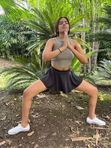 stefany_bro Stretching... but warming up more than just the muscles 😏🌿 Pic 7