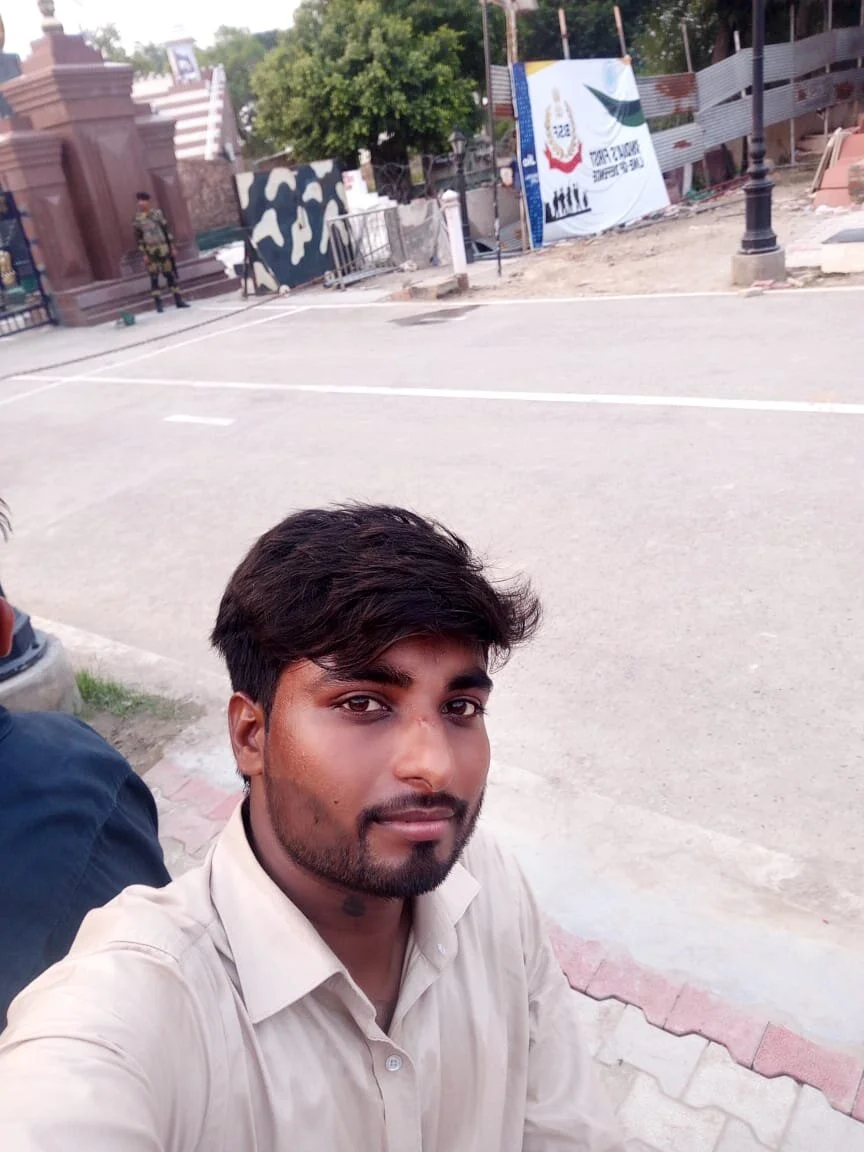 Punjabi_aa_gaye_oyee 님의 트렌드 중인 사진  1920개