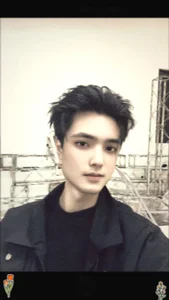 LookingBoy-002 Public Kuva