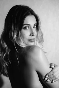 charlotte__grey Black and White 🤍🖤 Fotka 4