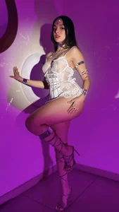 NaomiSainzの💜🧡💚Rainbow Girl💚🧡💜の 3枚の写真