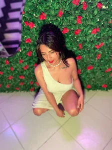 Prety_Nany kisss 👄💛 Gambar 4