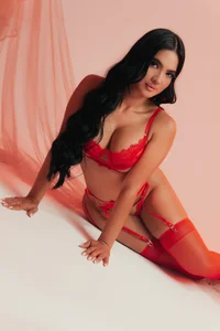 NatyFerrer_ Between satin and eroticism Εικόνα 3