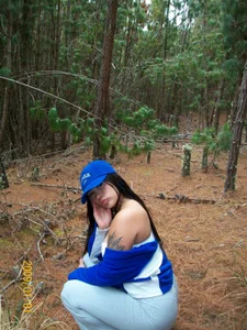 meli_ortiz_DOING HIKING🥵 Bild 5