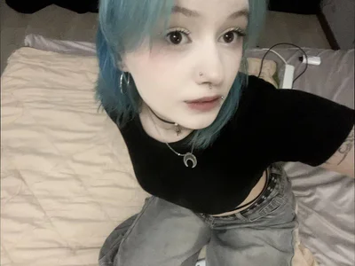 emilia_off0 Public Pic 3