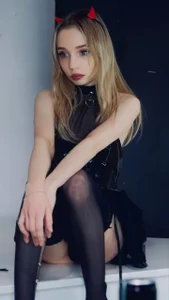 Little_Clare Your little demon Poză 3